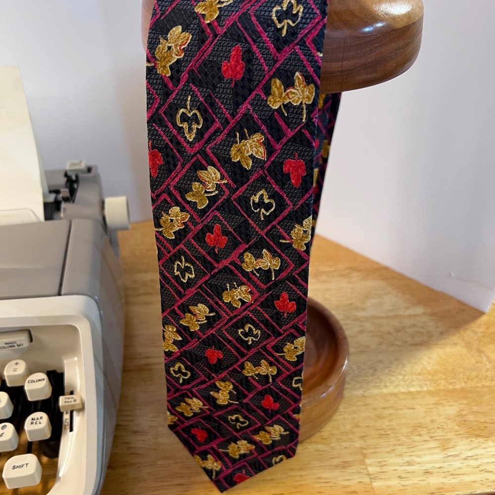 Colorful Leaf Patterned Italian Silk Tie